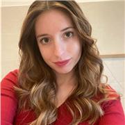 Studentessa di giurisprudenza offre aiuto nello studio del diritto